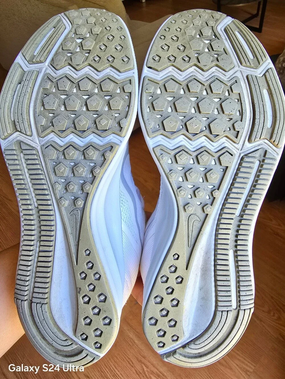 Sz 10 Women's NIKE DOWNSHIFTER 9 White/Reflective Gray Swoosh Running Shoes